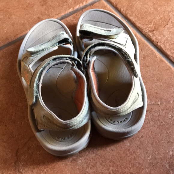 Teva gray leather strappy sandal shoes size 8 - Picture 3 of 12